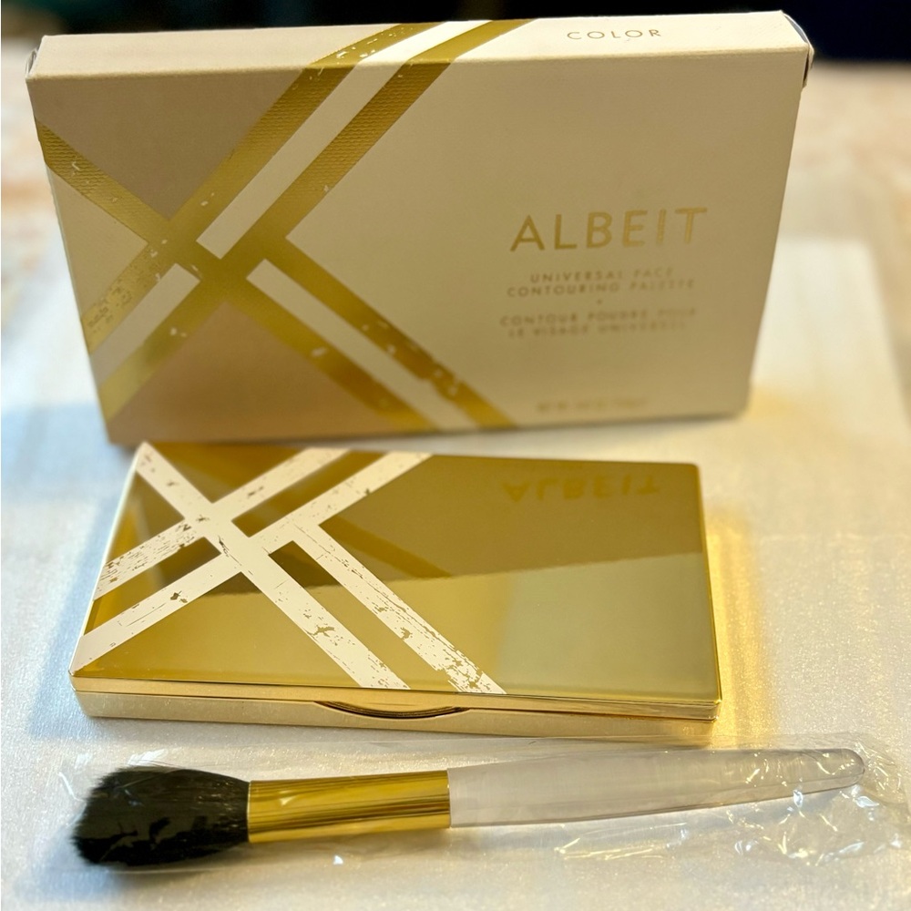 ❗️SALE❗️Albeit-Anthropologie Face Contour & Powder Compact w/Brush!